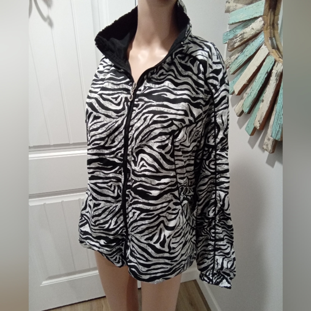 2-$10... ThreeHearts Size Petite XL Zebra Print Wind Breaker Zip Up Jacket